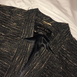 MARY KAY TWO PIECE SKIRT AND BLAZER.